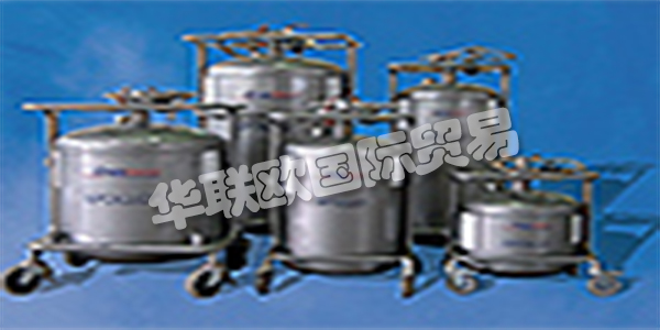 CRYOTHERM它分配溫度保持可用時(shí)間長，都提供了容器和傳送控制系統(tǒng)，通過他們的研究，一個(gè)特殊的，復(fù)雜的絕緣專門開發(fā)：內(nèi)外容器之間的高品質(zhì)的多層真空超級(jí)絕緣，高活性的吸附劑和一種基于計(jì)算機(jī)的，優(yōu)化的熱設(shè)計(jì)減少熱的發(fā)生率因此液態(tài)氣體的蒸發(fā)量降至最低。他們?yōu)槊宽?xiàng)任務(wù)為您制造合適的容器。無論是小型還是大型，無論是固定的還是移動(dòng)的，用于短期或長期存儲(chǔ)，用于實(shí)驗(yàn)室或z。B.海外運(yùn)輸。