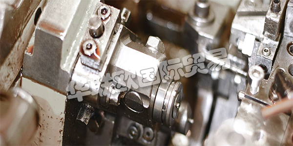 ARNOLD集團(tuán)憑借多年來(lái)在智能緊固系統(tǒng)和非常復(fù)雜的擠壓件生產(chǎn)方面的專(zhuān)業(yè)知識(shí)，已發(fā)展成為復(fù)雜緊固系統(tǒng)的綜合供應(yīng)商和開(kāi)發(fā)合作伙伴。憑借他們對(duì)“藍(lán)色緊固系統(tǒng)”的新定位，這一發(fā)展過(guò)程現(xiàn)在將繼續(xù)在一個(gè)統(tǒng)一和協(xié)調(diào)的結(jié)構(gòu)下進(jìn)行。工程，緊固件和功能部件，以及進(jìn)料器處理系統(tǒng)，所有這些都來(lái)自單一來(lái)源 - 高效，持續(xù)和國(guó)際化。