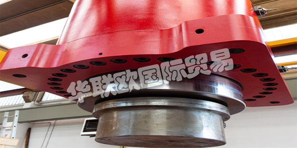 BOMBARDIERI SpA于1959年在意大利 Gazzaniga 成立,現(xiàn)在是一家私營有限公司,擁有100多名訓練有素的員工,分為三個工廠,兩個在意大利北部,一個在墨西哥。